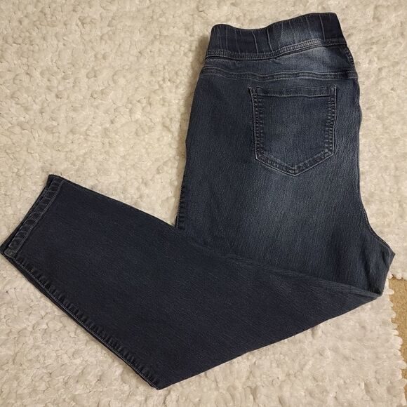 Torrid plus size elastic at  waist, dark wash jeans - Picture 7 of 11
